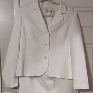 Knee length skirt dressy suit